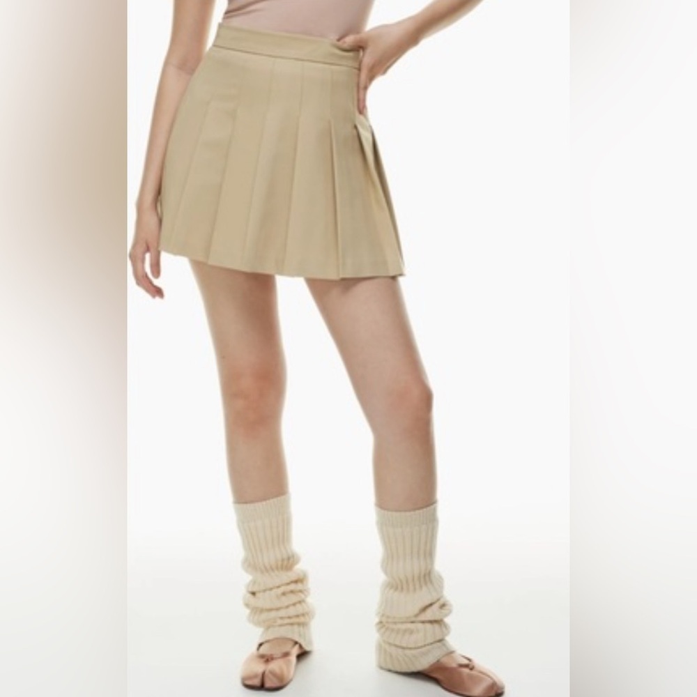 NWT - Aritzia Sunday Best Olive Pleated Skirt in Wicker Tan - Size 12